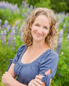 photo image Stephanie Thornton author